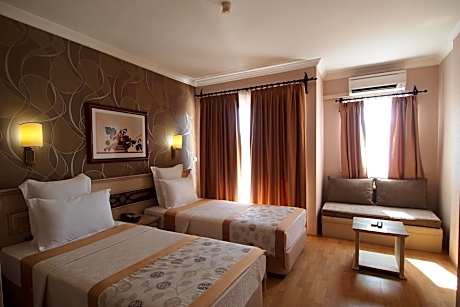 Family Room (4 Adults)