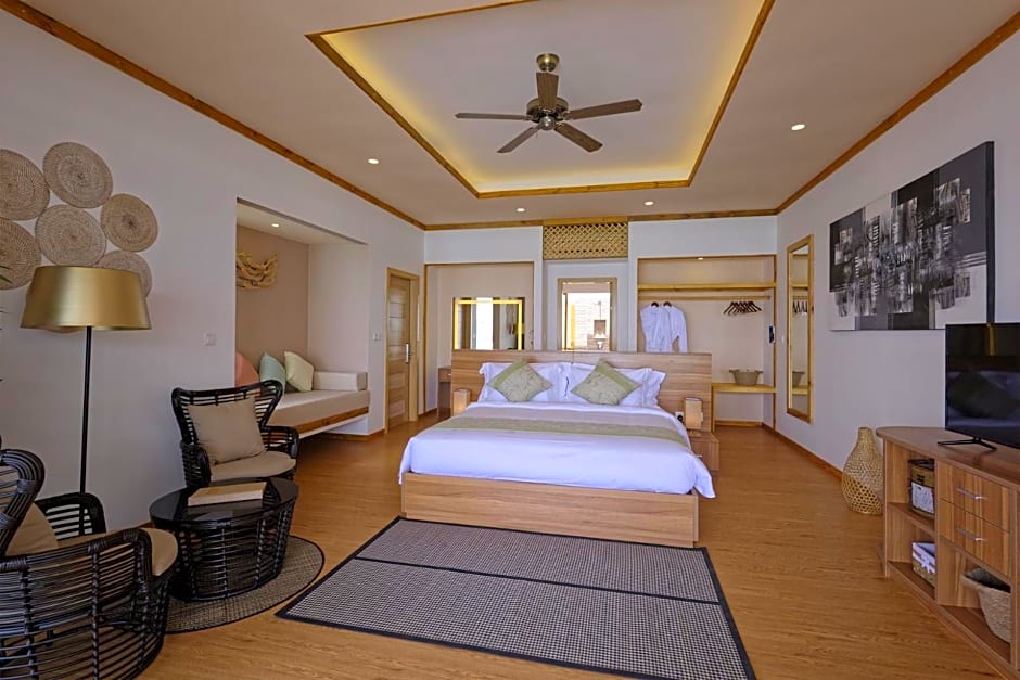 Brennia Kottefaru Maldives