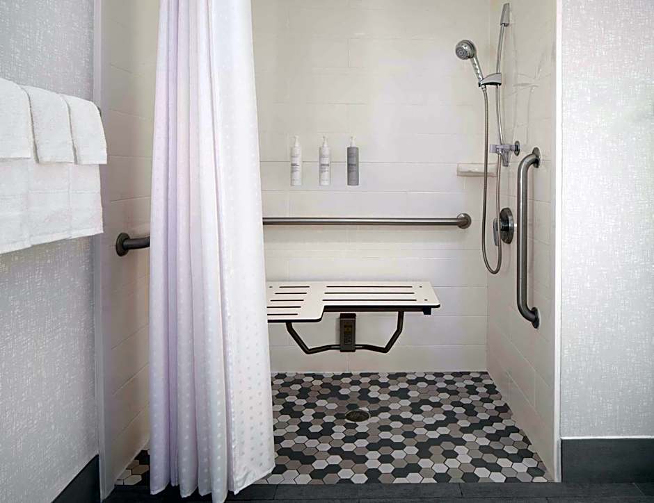 Photo 1 of 1 of 1 King Bed, Mobility Accessible, Roll in Shower
