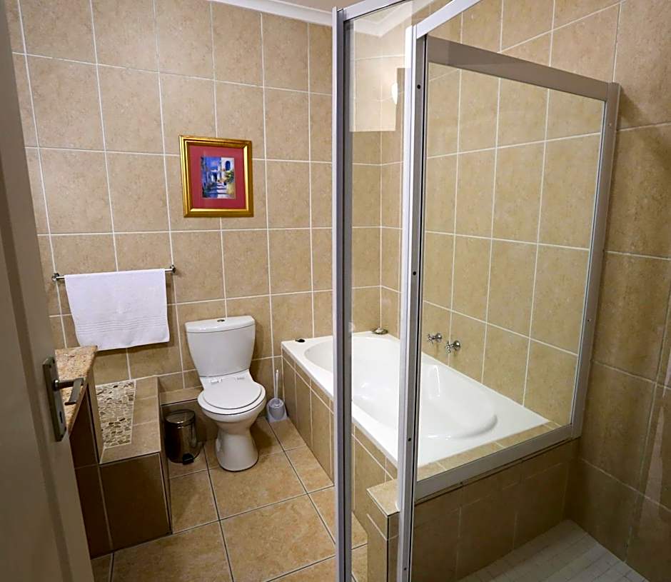 Bar-t-nique Guest House