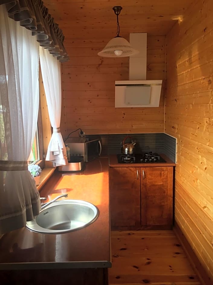 Domki Letniskowe "TROPIK"