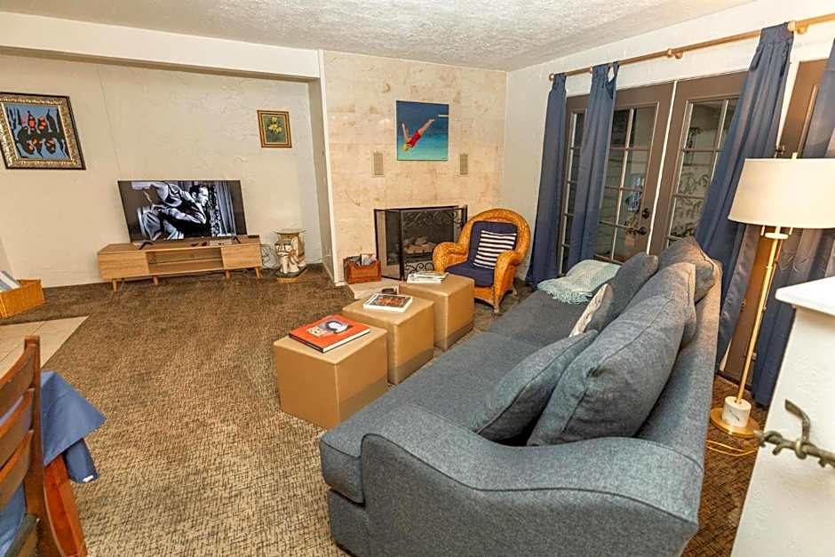 Old Ranch Inn - Adults Only 21 & Up