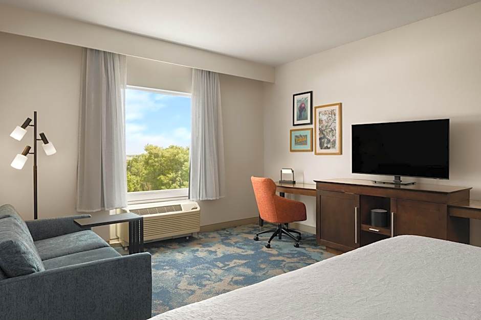 Hampton Inn & Suites DeLand