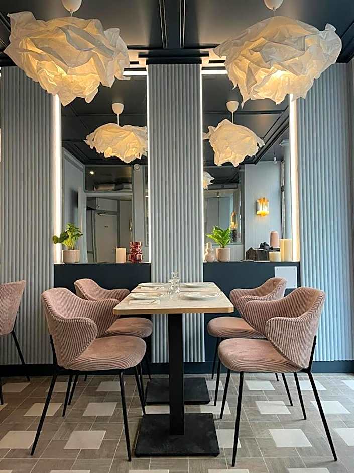 Amadeus Hotel