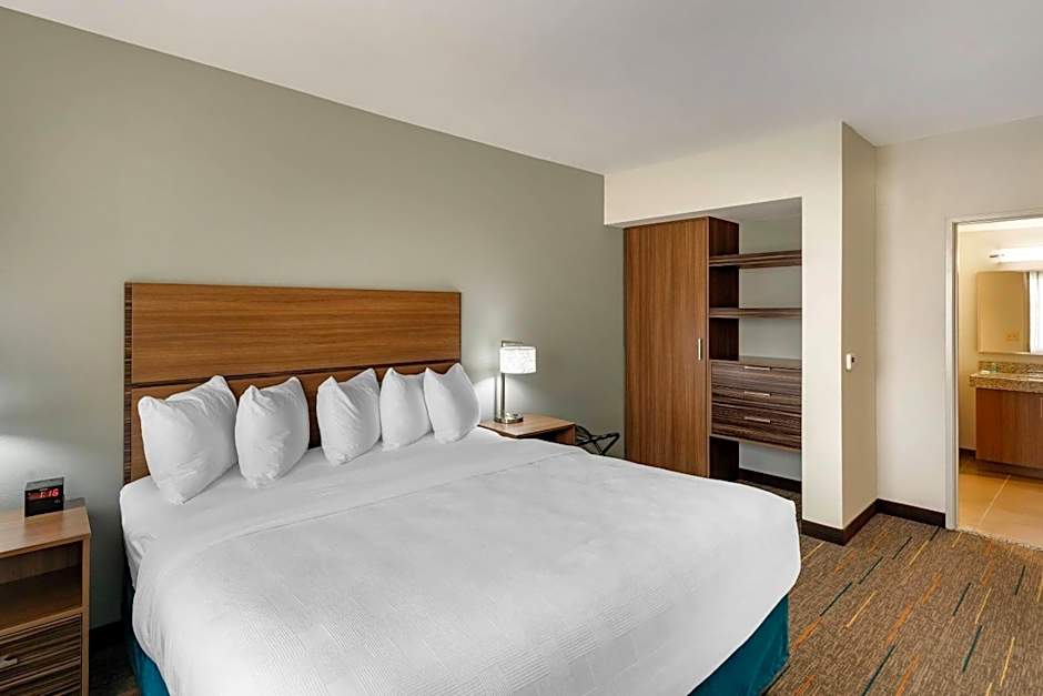 MainStay Suites Lancaster Dallas South