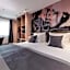 Camera Hotel