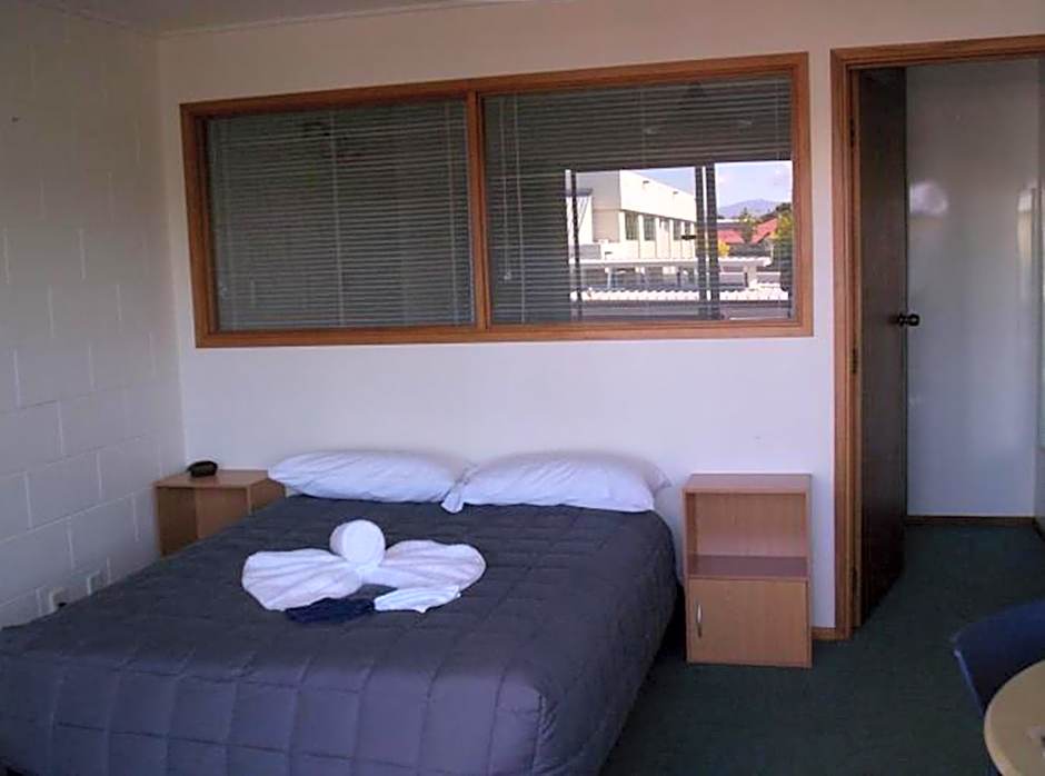 Broadway Motor Inn