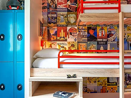 6-Bed Dormitory Room with Shared Bathroom