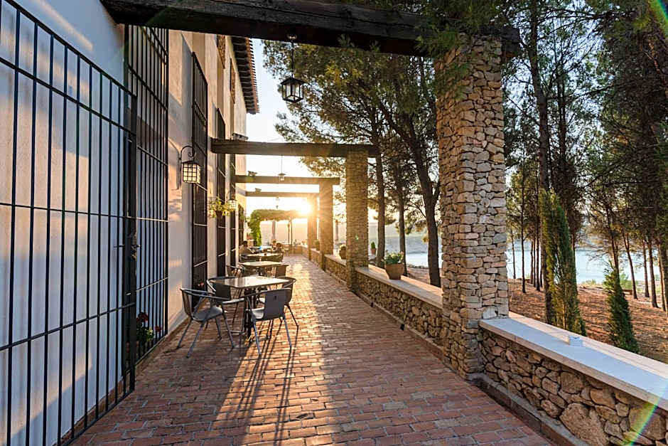 Hotel Rural La Alcanacia