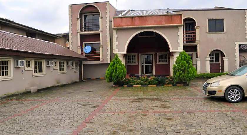 Aquatic Suites & Lounge