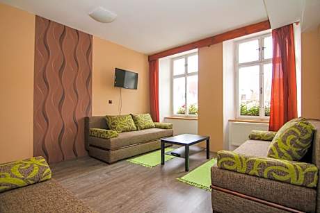 Apartment (6 Adults)