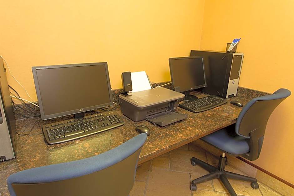 Holiday Inn Express & Suites Whitecourt By IHG