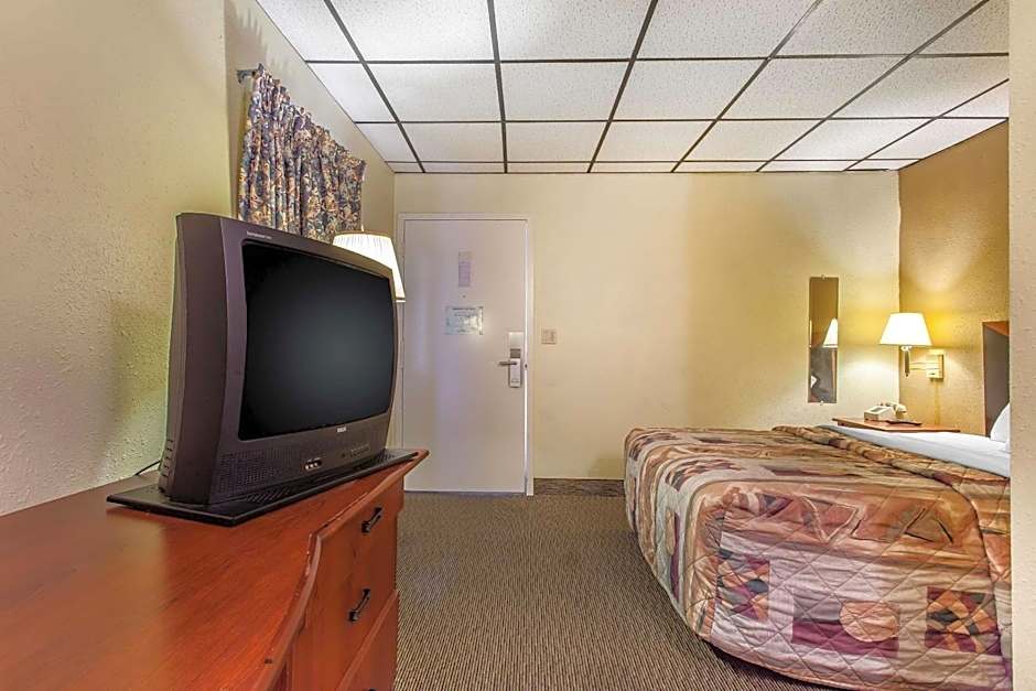 Rodeway Inn North