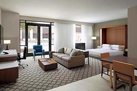 Hospitality Suite, 1 Double Murphy, Courtyard View