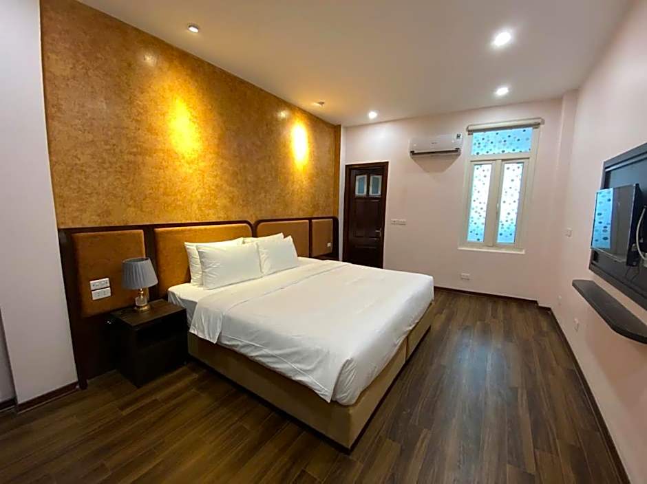 Photo 1 of 4 of Deluxe 1 Double Bed or 2 Beds