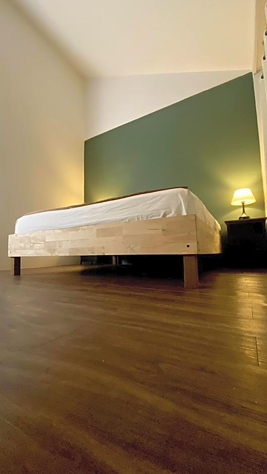 Centerpoint Hotel & Plaza