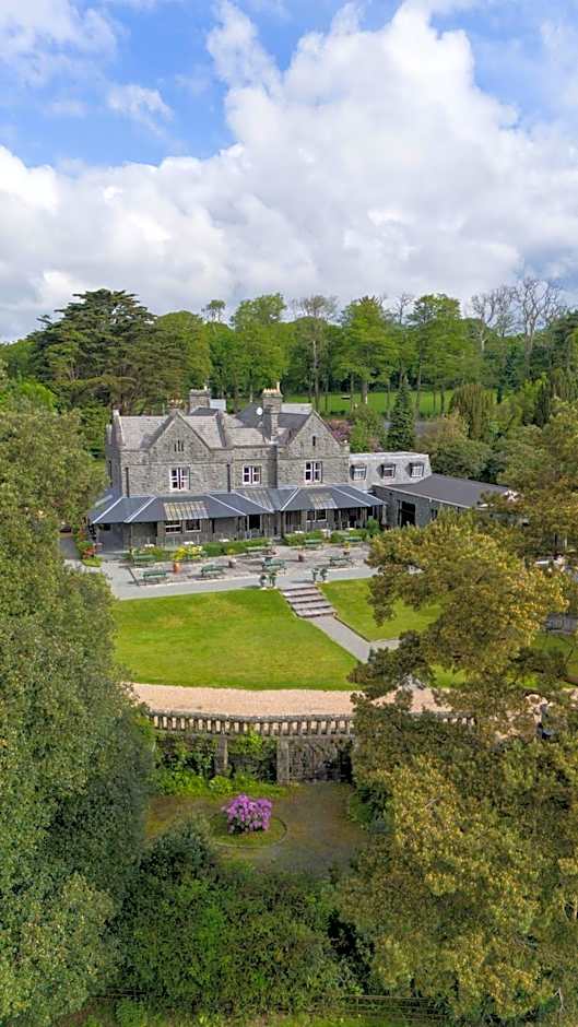 Bron Eifion Hotel