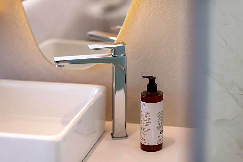 Valentin Somni Hotel & Suites