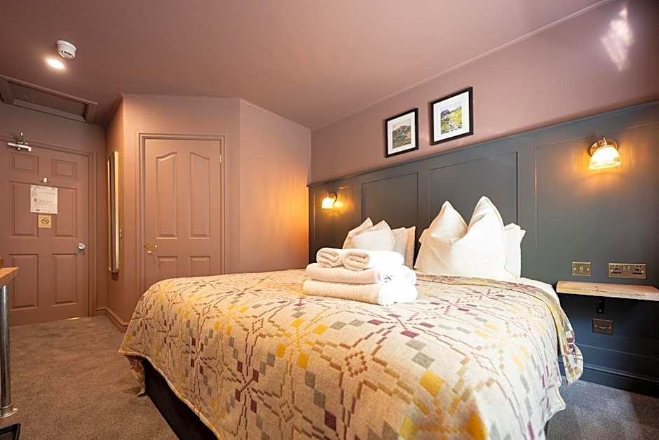 Tyn-y-Coed Inn