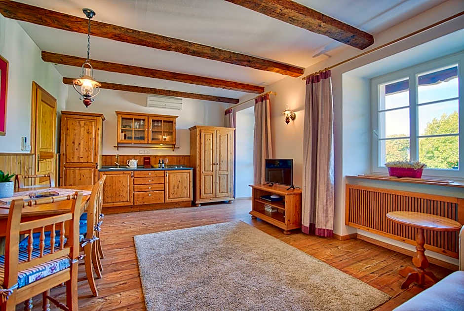 Apartmán-Hotel Jítravský Dvorec