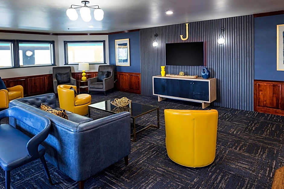 Hotel J Green Bay
