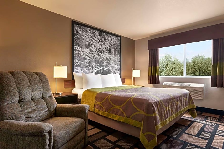 Super 8 by Wyndham Akron S/Green/Uniontown OH