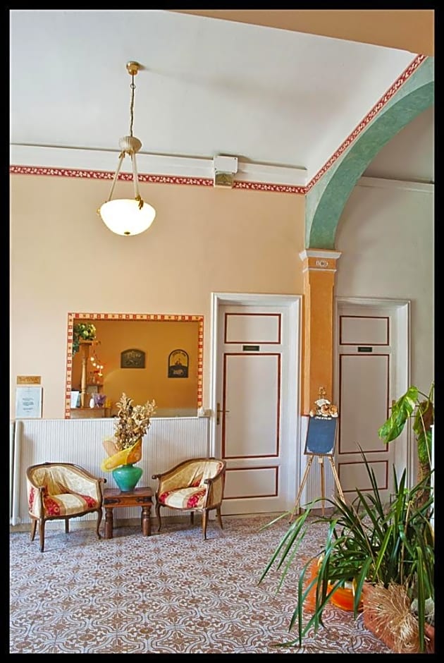 Hotel Eros