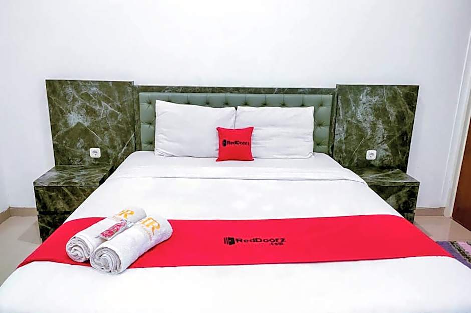 RedDoorz @ Sukomanunggal Surabaya