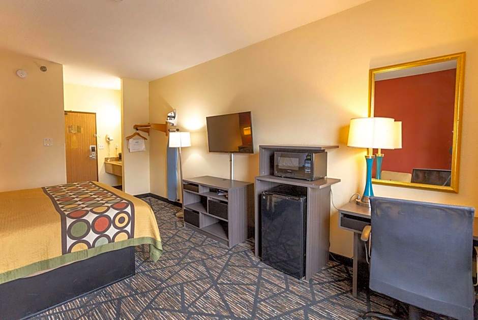 Super 8 by Wyndham Big Rapids