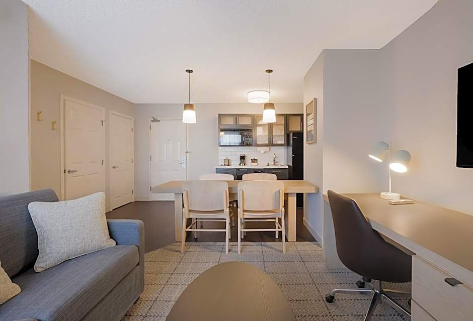 Sonesta Simply Suites Irvine East Foothill