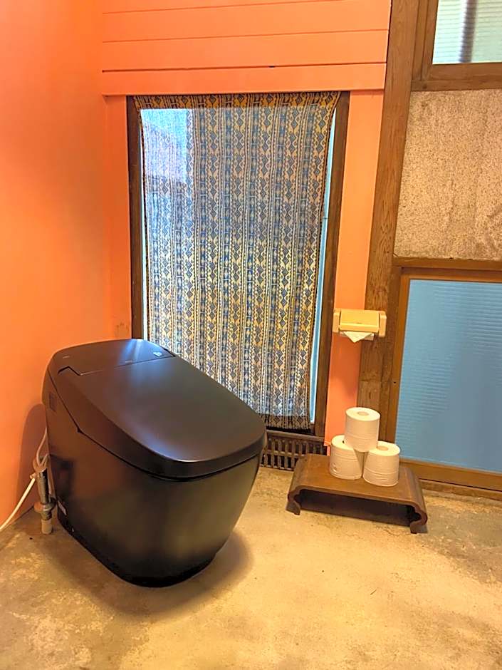 泊まれる廃墟 ぐんじょう