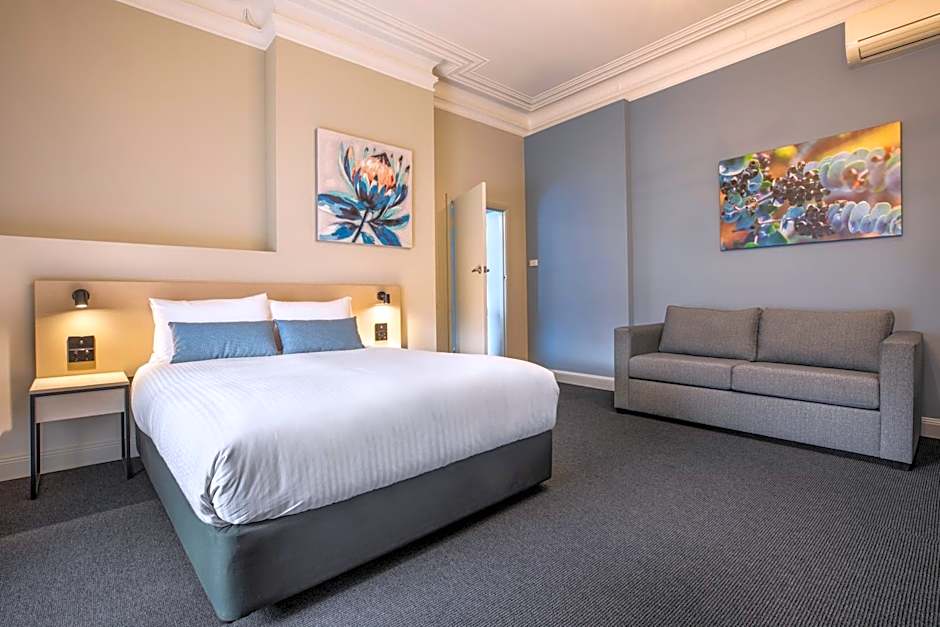 Nightcap at Federal Hotel Mt Gambier