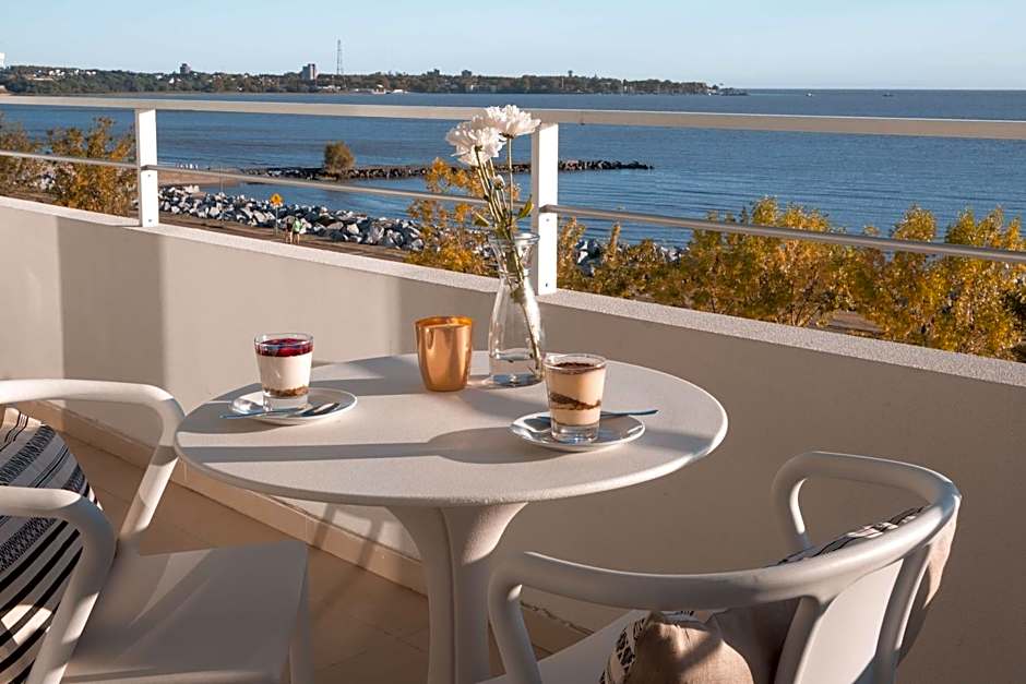 Dazzler by Wyndham Colonia