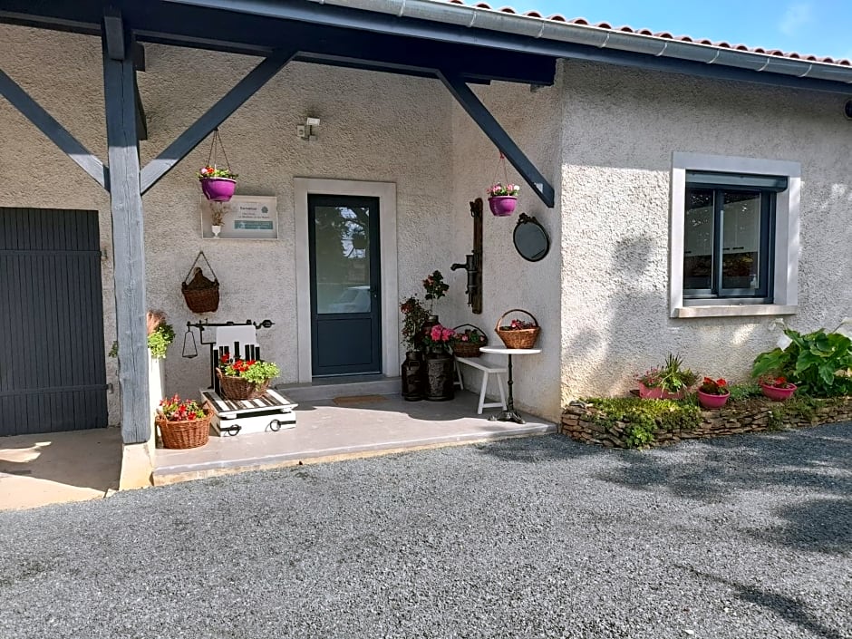 La maison du Bonheur, borne de recharge VE