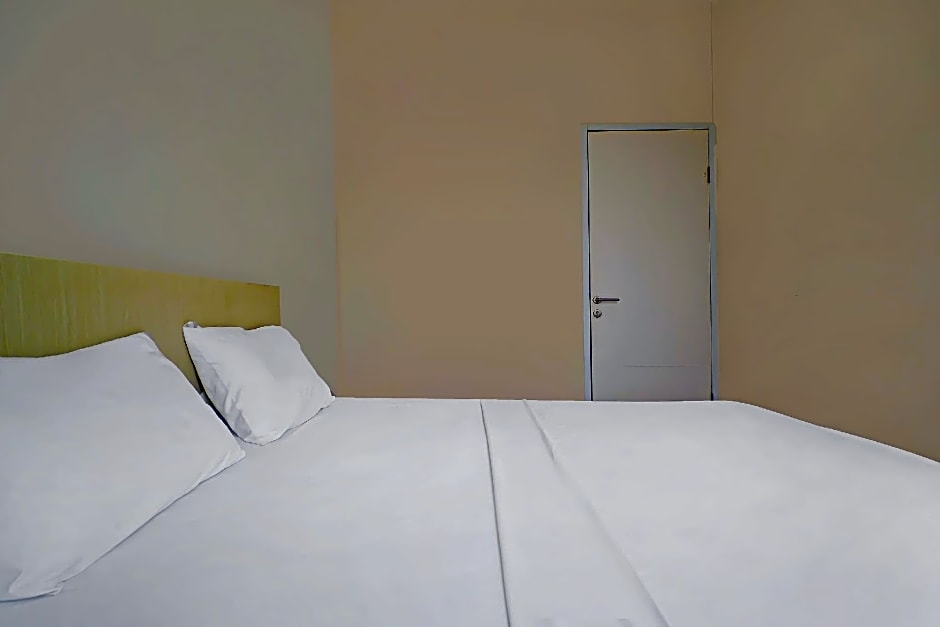 OYO Life 92720 Mekarwangi Guest House