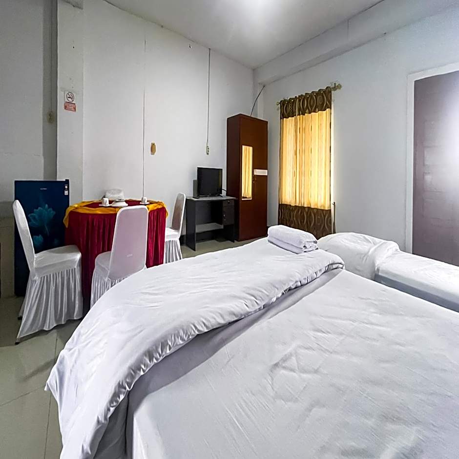 RedDoorz near Salib Kasih Tarutung