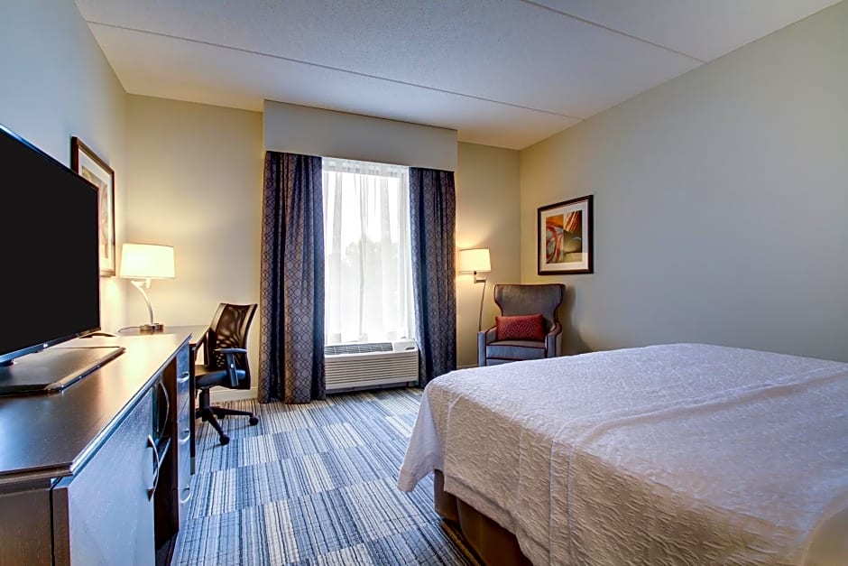 Hampton Inn & Suites Greenville Airport