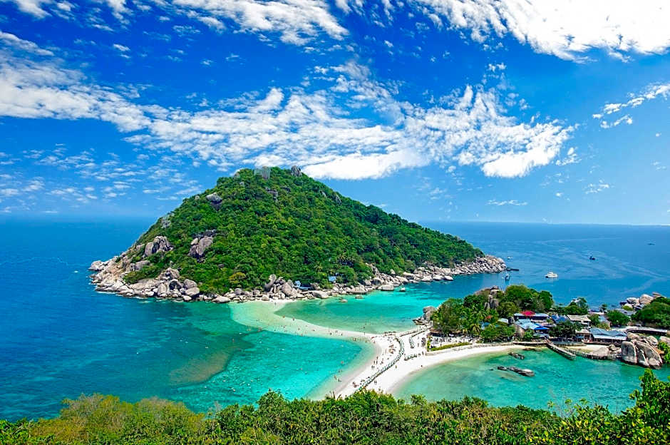 Beach Club By Haadtien