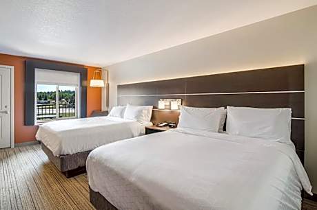 Standard Queen Room with Two Queen Beds and City View