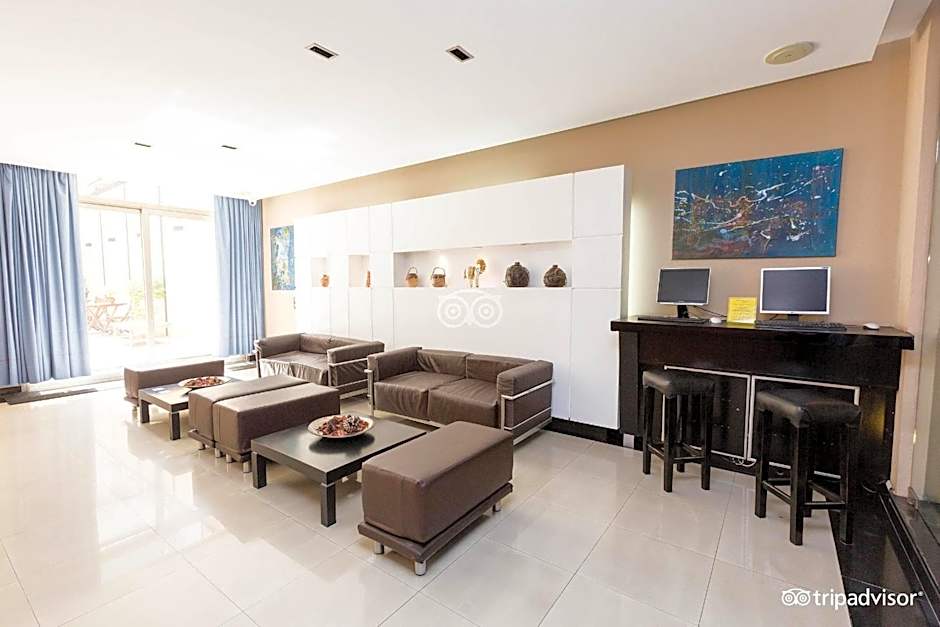 Recoleta Uriburu by Ayres