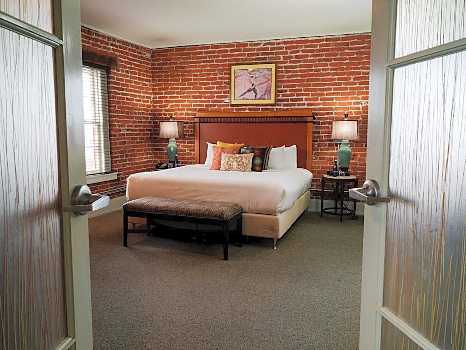 Lancaster Arts Hotel