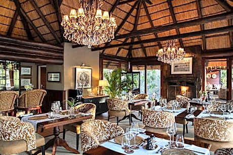 Ndlovu Safari Lodge