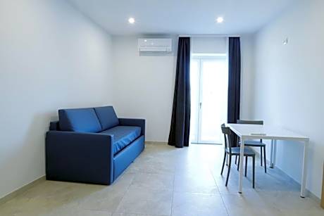 King Suite with Pool View