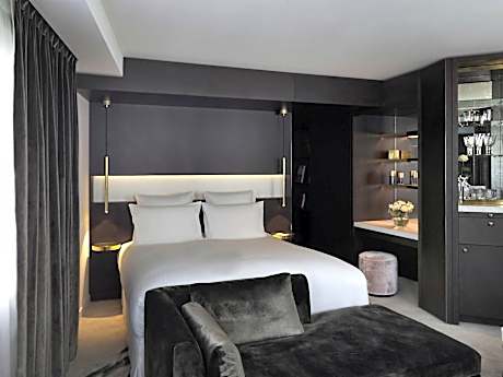 Signature Suite