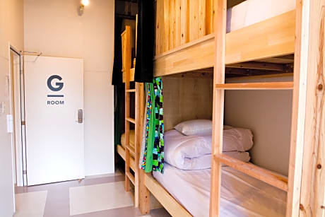 4 Bed Private Room