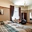 Tanes Hotel