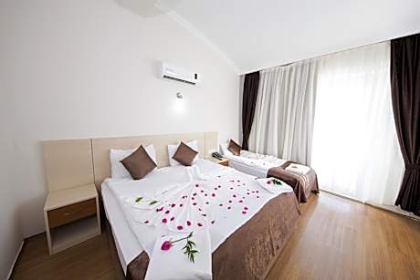 Double Room (1 Adult + 1 Child)