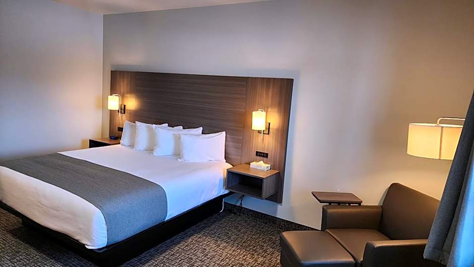 BCMInns - Lac La Biche