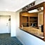 Travelodge by Wyndham Ocean Front