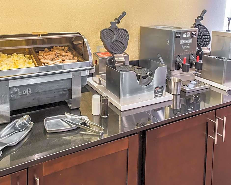 Mainstay Suites Pittsburgh Airport